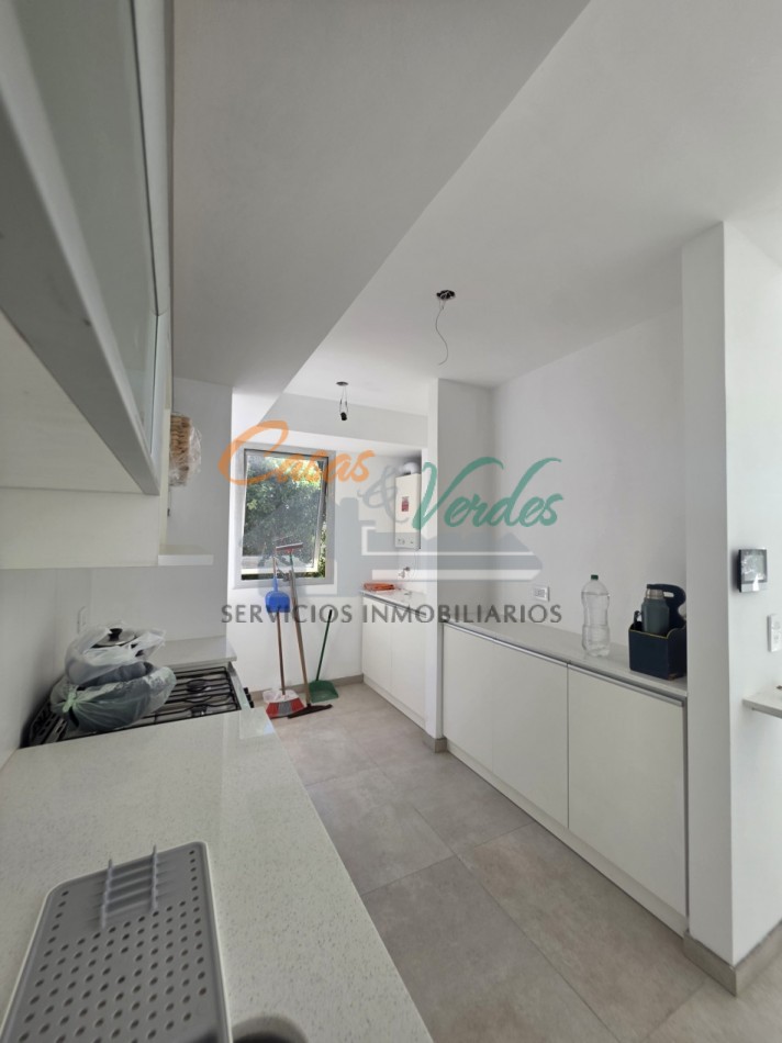 ALQUILO, amplio departamento 3 dormitorios, 2 baños, A ESTRENAR