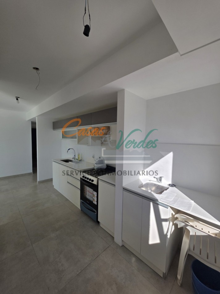 ALQUILO, amplio departamento 3 dormitorios, 2 baños, A ESTRENAR