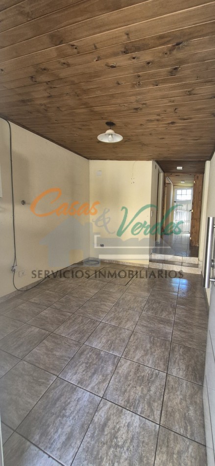 ALQUILER, casa UN dorm, gas natural, patio