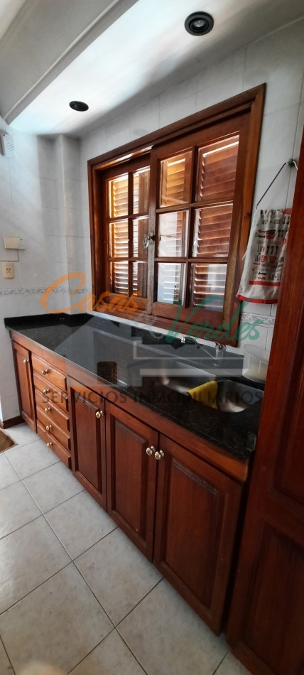 VENTA, hermosa casa con 3 dorm, 2 baños, pileta, parque, excelente ubicacion, Perfecto estado