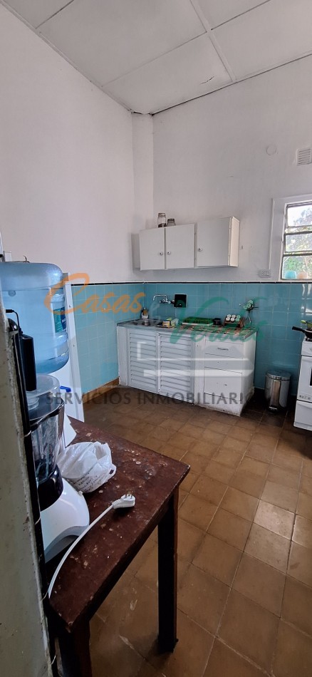 Casa Antigua en ubicacion Centrica, zona comercial, muy buen estado