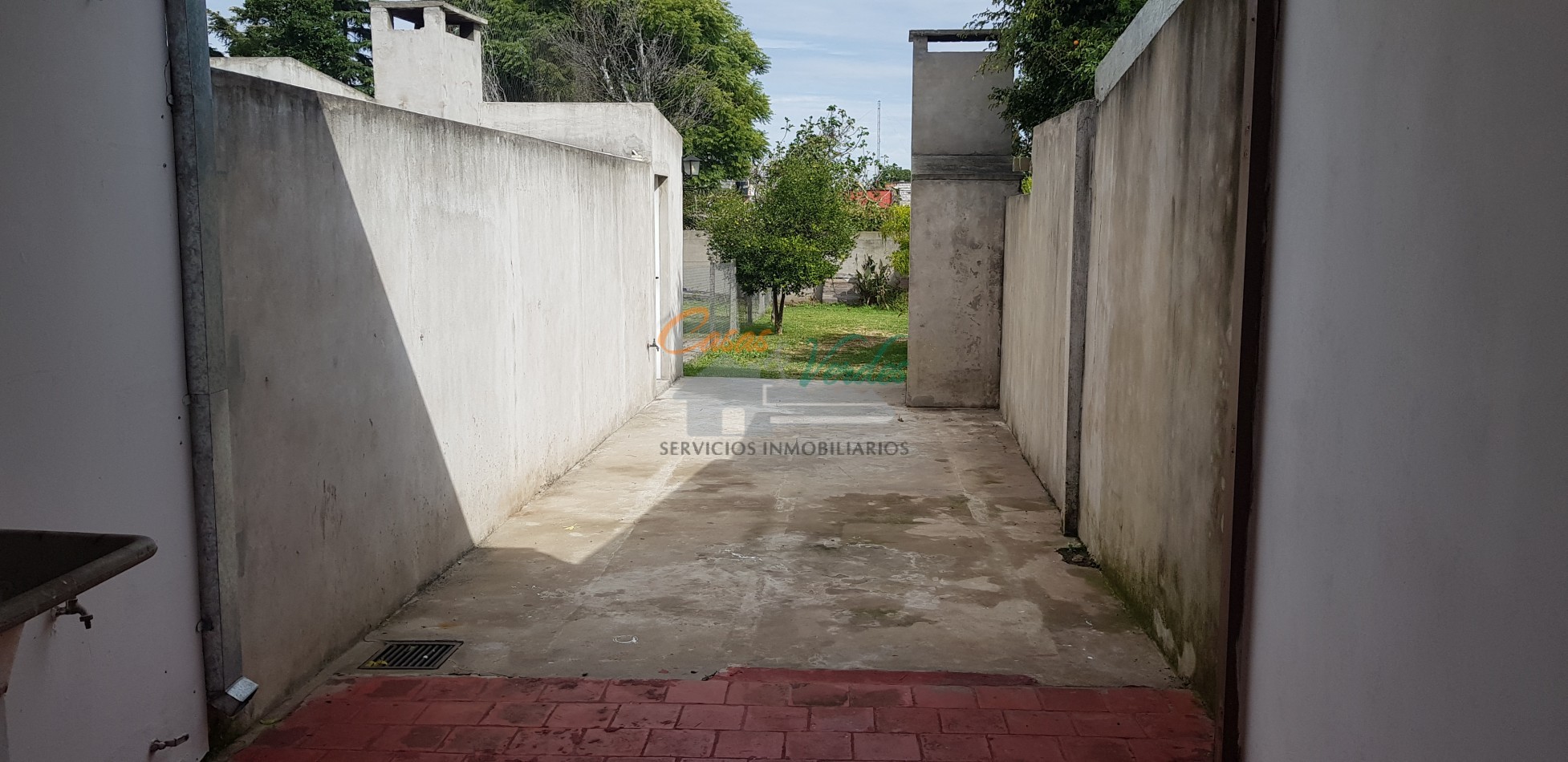 ALQUILER, casa 2 dorm. Gas natural, patio