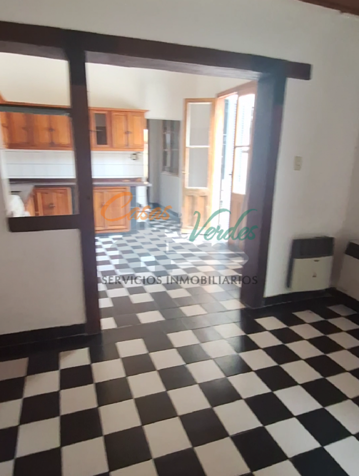 ALQUILER , hermosa casa Antigua totalmente reciclada, grande y con todos los servicios