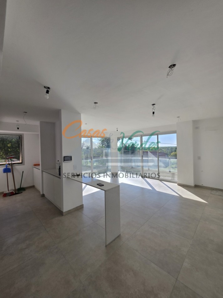 ALQUILO, amplio departamento 3 dormitorios, 2 baños, A ESTRENAR