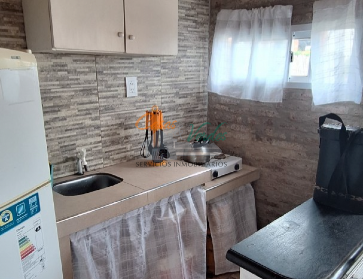 Casa pequeña, con pileta y quincho, IDEAL inversores, calle Guemes y Paso de la Patria