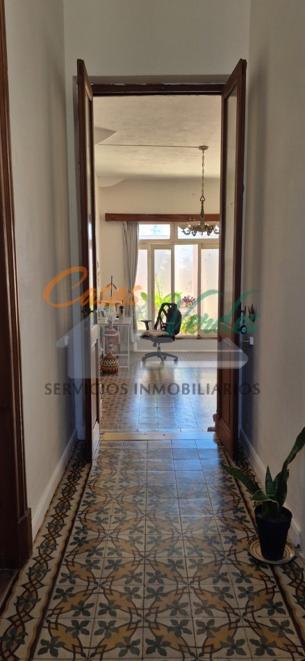 VENTA, casa antigua, muy buen estado general, pleno centro