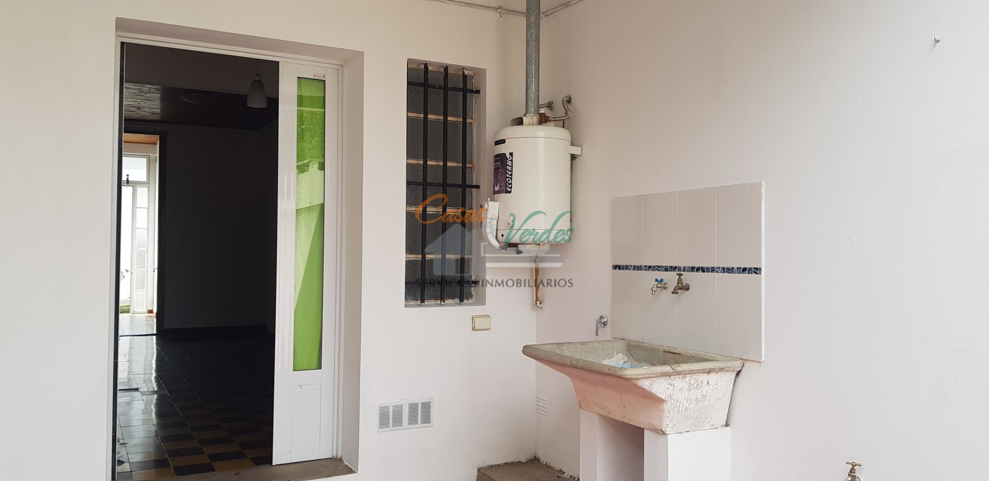 ALQUILER, casa 2 dorm. Gas natural, patio