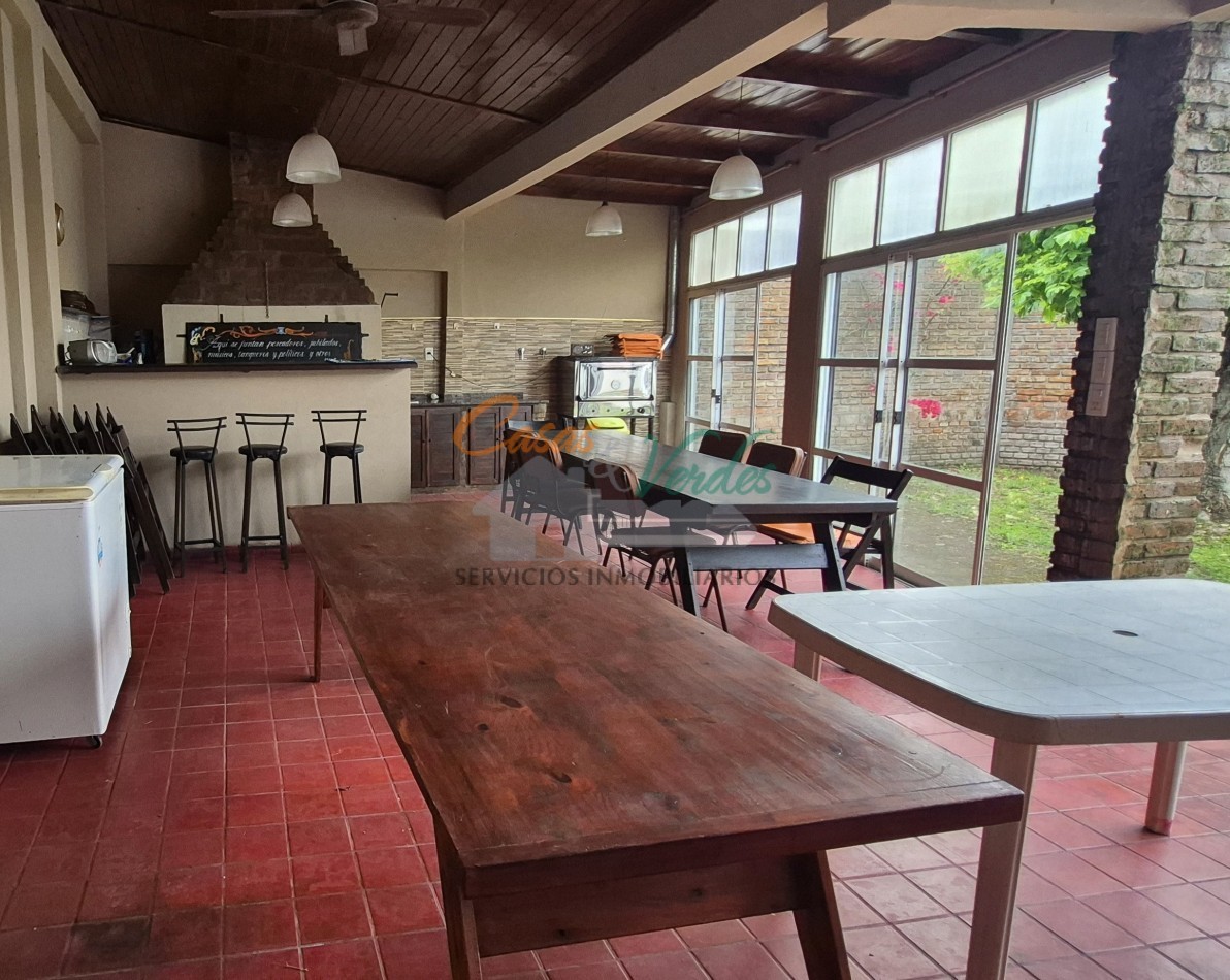 VENTA, hermosa casa de 3 dormitorios, quincho, patio