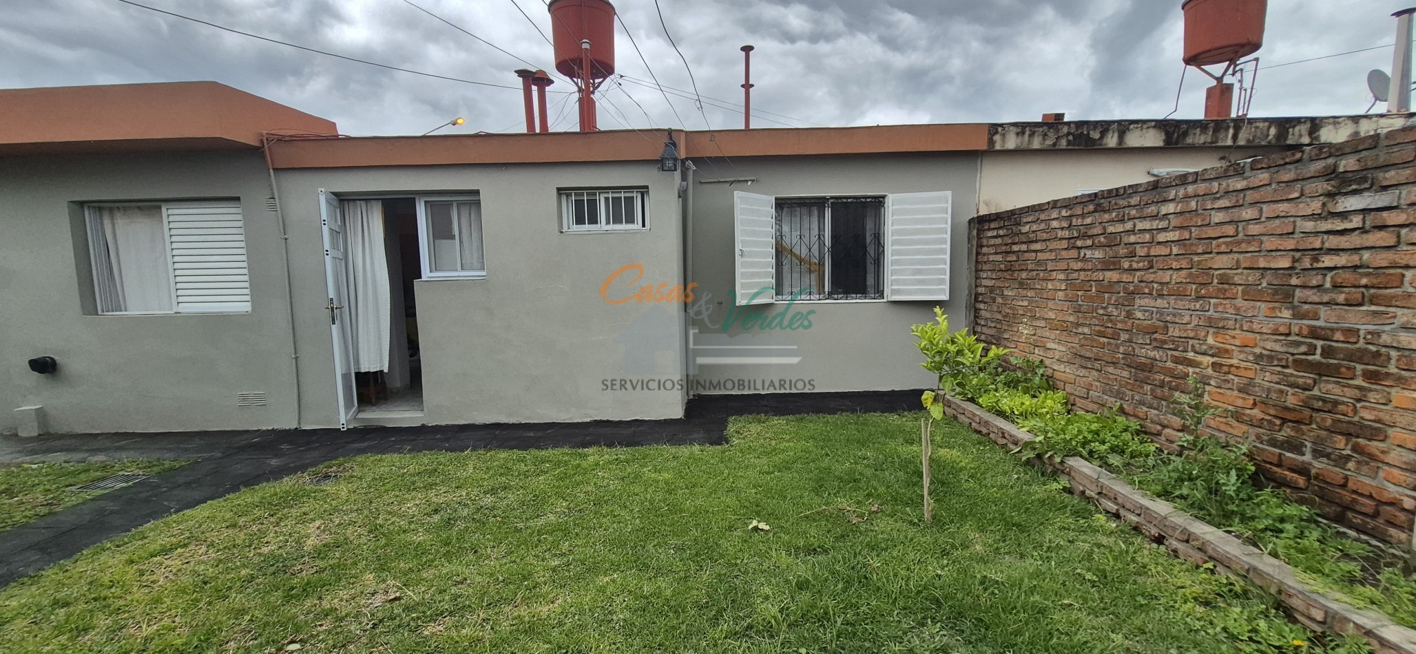 VENTA, hermosa casa de 3 dormitorios, quincho, patio