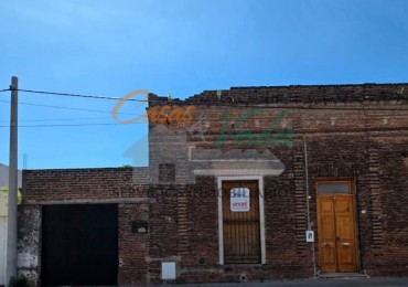 VENTA, casa antigua, muy buen estado general, pleno centro