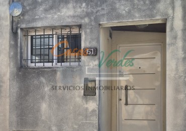 ALQUILER, casa UN dorm, gas natural, patio